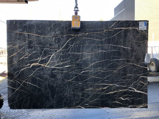 2cm Black & Gold Polished Marble 117x73
